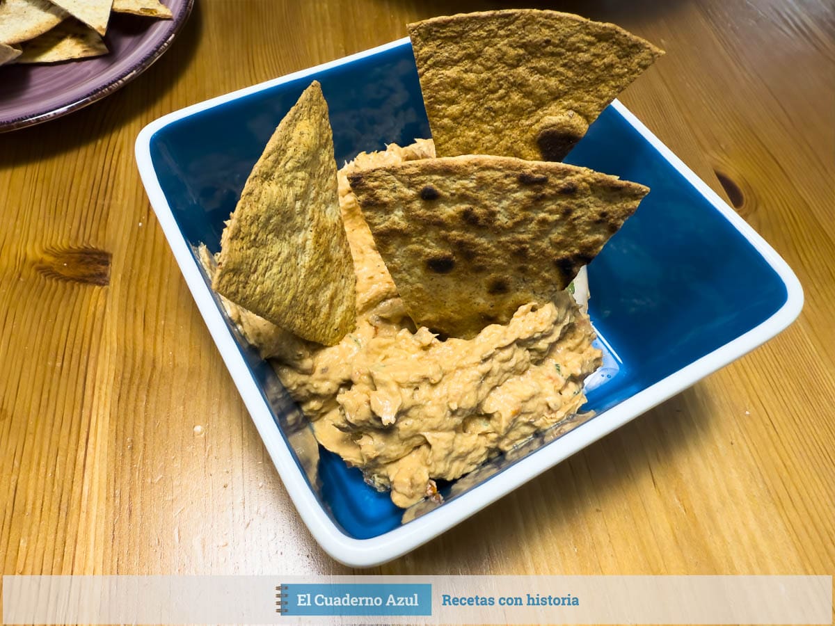 paté de sardinas al tomate con totopos crujientes